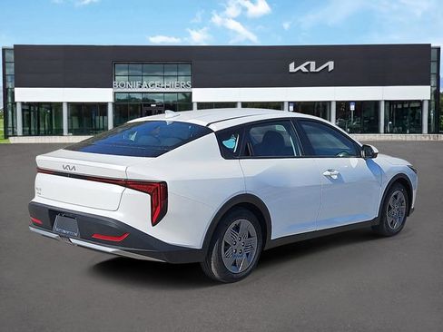 New 2026 Kia K4 LX image 4