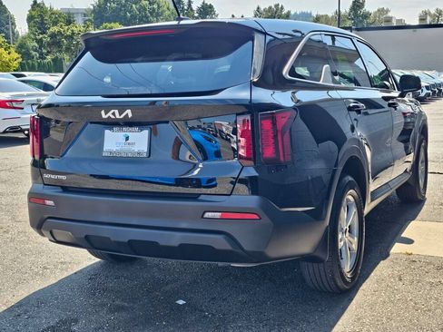 Used 2023 Kia Sorento LX AWD/4WD image 5
