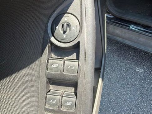 Used 2016 Ford Focus SE FWD image 12