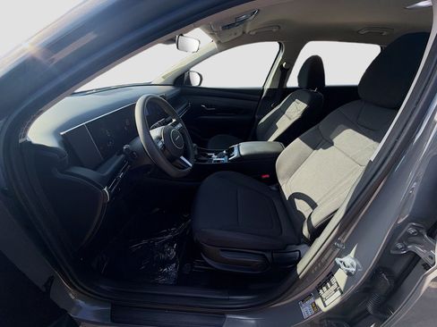 Used 2025 Hyundai Tucson SE FWD image 18