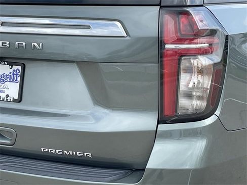 Used 2023 Chevrolet Suburban Premier image 6