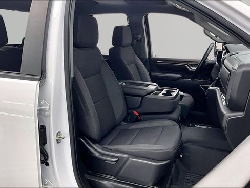 Used 2024 Chevrolet Silverado 2500 LT AWD/4WD image 7