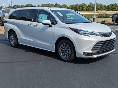 New 2026 Toyota Sienna XLE