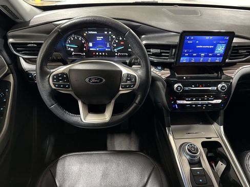 Used 2023 Ford Explorer Limited AWD/4WD image 11