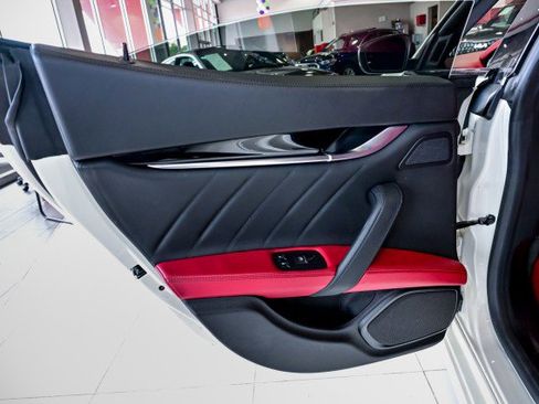 Used 2022 Maserati Ghibli Modena image 22