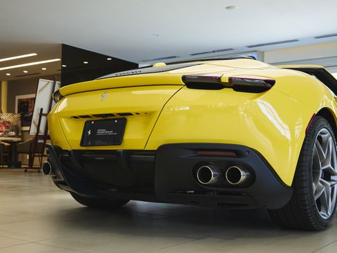 Used 2025 Ferrari Roma Spider RWD image 14