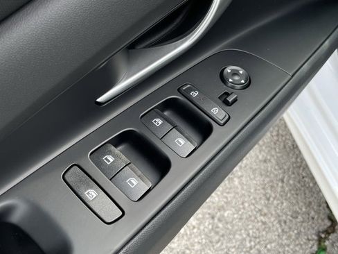 New 2025 Hyundai Elantra SEL w/ Cargo Package image 18