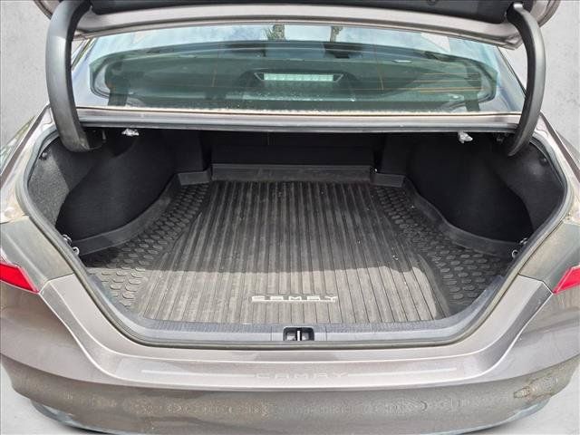 Used 2021 Toyota Camry LE w/ Convenience Package FWD image 6