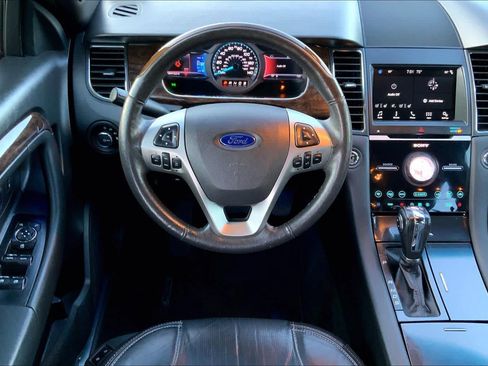 Used 2017 Ford Taurus Limited FWD image 6