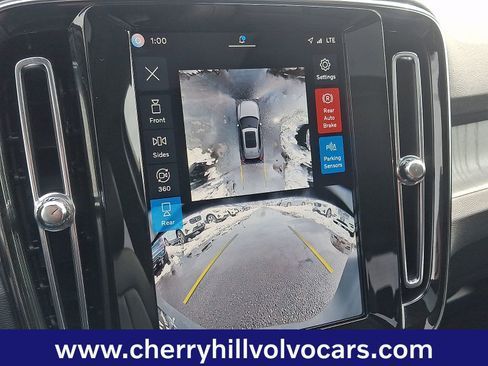 Certified 2025 Volvo XC40 B5 Ultra w/ Protection Package Premier image 19