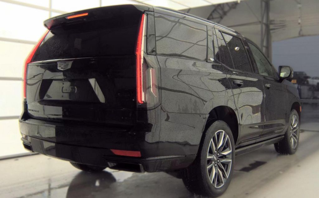 Used 2021 Cadillac Escalade Sport w/ Driver Assist Tech Package AWD/4WD image 3