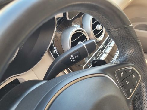 Used 2019 Mercedes-Benz GLC 300 4MATIC image 15