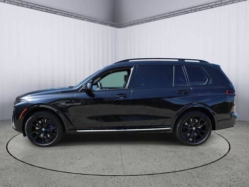 Used 2025 BMW X7 xDrive40i w/ M Sport Package AWD/4WD image 5