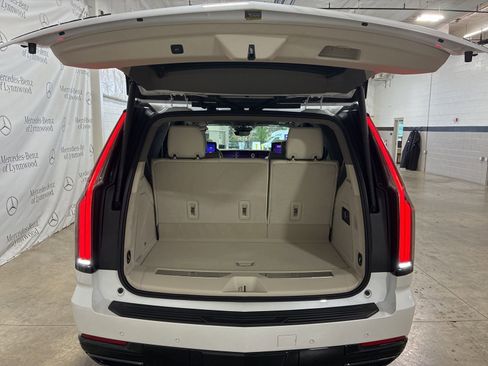 Used 2025 Cadillac Escalade Sport Platinum w/ LPO, ONYX Package image 25