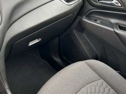 Used 2019 Chevrolet Equinox LT image 16