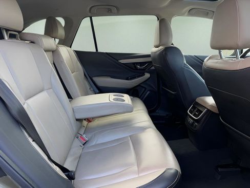 Used 2021 Subaru Outback Limited image 14