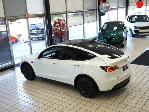 Used 2021 Tesla Model Y Long Range AWD/4WD image 55