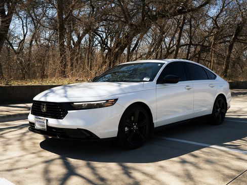 Used 2025 Honda Accord Sport image 5