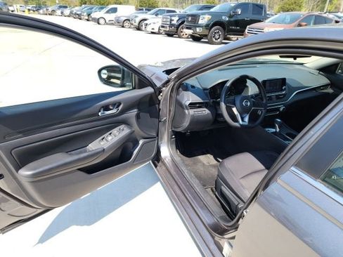 Used 2022 Nissan Altima 2.5 S image 6