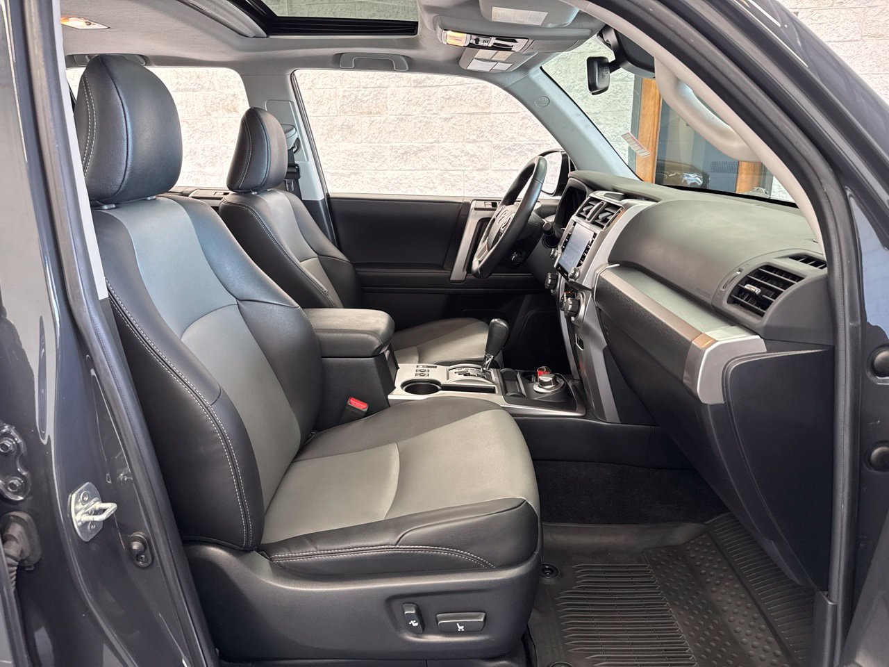 Used 2024 Toyota 4Runner SR5 Premium w/ Moonroof Package AWD/4WD image 51