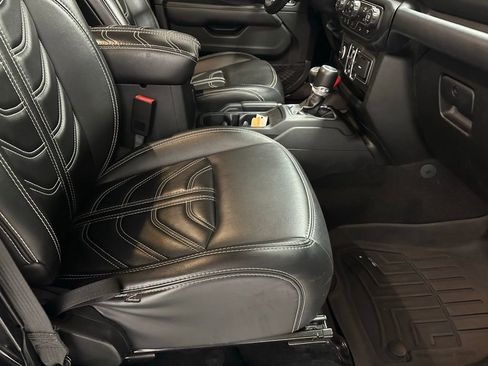 Used 2020 Jeep Wrangler Unlimited Sahara image 58