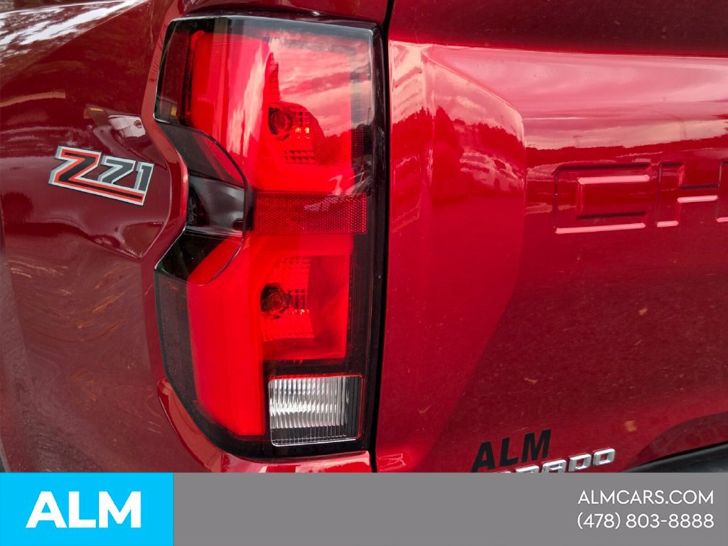 Used 2024 Chevrolet Colorado Z71 w/ Z71 Convenience Package 2 AWD/4WD image 13