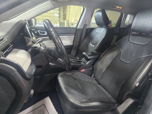 Used 2022 Jeep Compass Limited AWD/4WD image 5