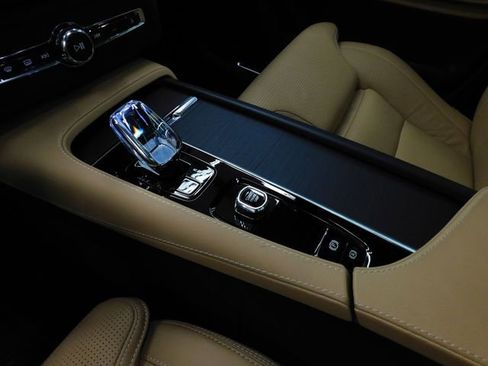 Used 2025 Volvo XC90 B6 Ultra w/ Protection Package Premier image 23