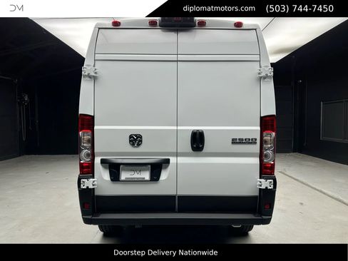 Used 2026 RAM ProMaster 2500 w/ Convenience Group image 5