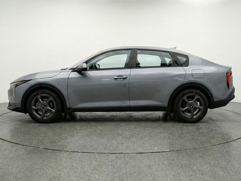 Used 2025 Kia K4 LXS image 5