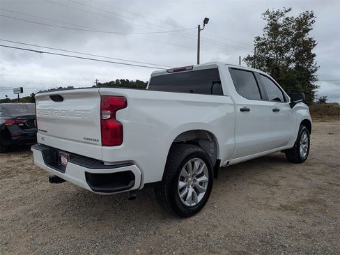 Used 2023 Chevrolet Silverado 1500 Custom image 3