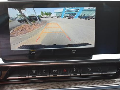 Used 2024 Chevrolet Silverado 2500 LT AWD/4WD image 28