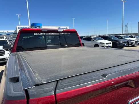 Used 2022 GMC Sierra 1500 Denali w/ Denali Premium Package AWD/4WD image 9