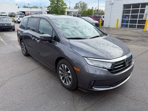 Used 2023 Honda Odyssey EX-L image 4
