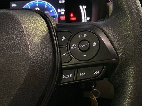 Used 2026 Toyota Corolla Cross L image 16