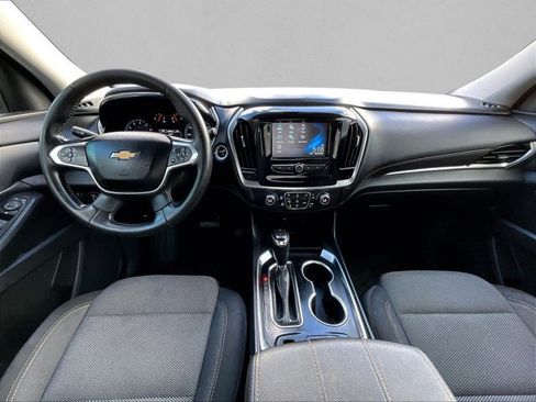 Used 2019 Chevrolet Traverse LT image 16