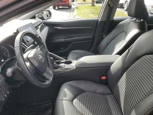 Used 2024 Toyota Camry SE image 15