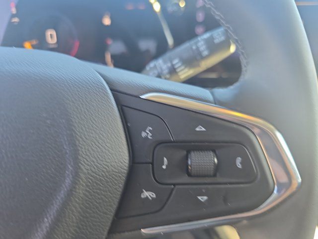 Used 2026 Chevrolet Trax LT w/ Driver Confidence Package FWD image 30