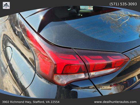 Used 2020 Hyundai Veloster Turbo FWD image 11