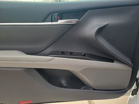 Used 2023 Toyota Camry LE image 27