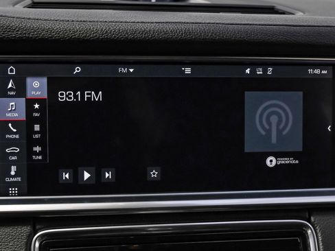 Used 2019 Porsche Panamera image 25