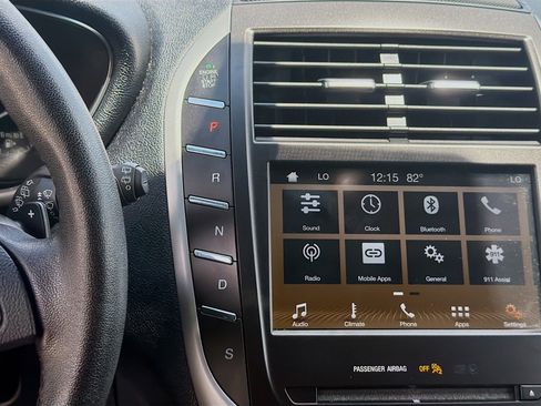 Used 2019 Lincoln MKC Premiere FWD image 16