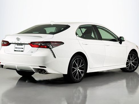 Used 2024 Toyota Camry SE FWD image 12