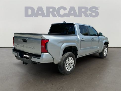 Used 2026 Toyota Tacoma SR5 AWD/4WD image 7