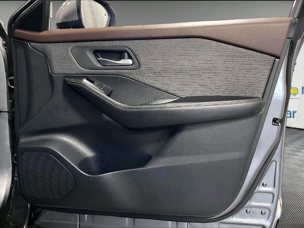 Certified 2023 Nissan Rogue SV AWD/4WD image 12