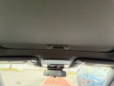 Used 2025 Subaru Forester Premium w/ Protection Package image 32