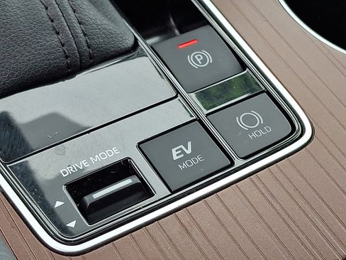 Used 2024 Toyota Sienna LE image 26