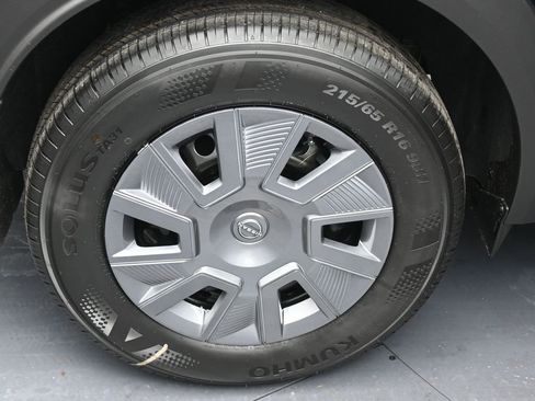 New 2026 Nissan Kicks S image 5