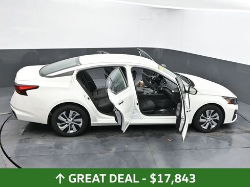 Used 2024 Nissan Altima 2.5 S FWD image 68