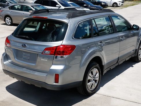 Used 2011 Subaru Outback 2.5i AWD/4WD image 7